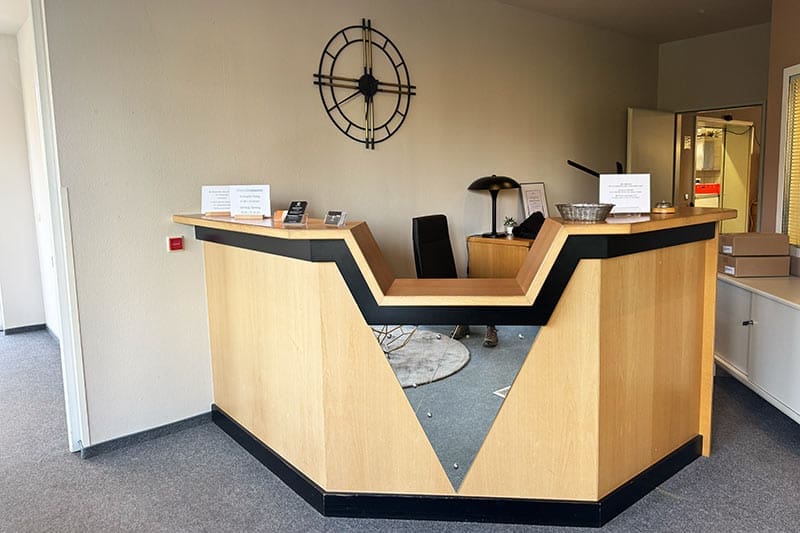 Rezeption-Hotel-Kaiserstuhl-in-Endingen