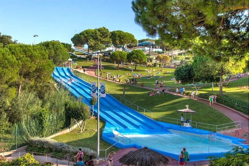Rutschenparadies-im-Water-World-Parc-Lloret