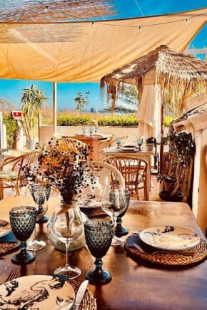 Restaurant-Rame-von-Isaac-am-Mittelmeer