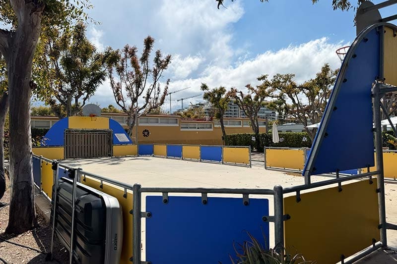 Spielfeld-für-Aktivitäten-und-Freizeit-im-Camping-Torre-del-Sal